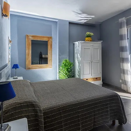 ベッド・アンド・ブレックファスト Bassa Prua パラーウ