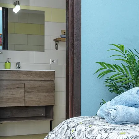 Bassa Prua Bed & Breakfast Palau